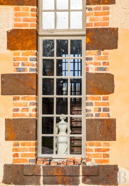 En Eure-et-Loire, à l’ouest de Chartres, un château du 17e dans un parc de 140 ha traversé par l’Eure - photo  n°2